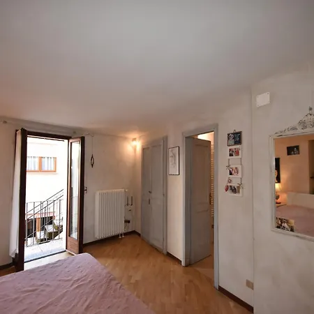 In Village Of Viggiona, Maggiore Apartment Trarego