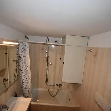 In Village Of Viggiona, Maggiore Apartment *
