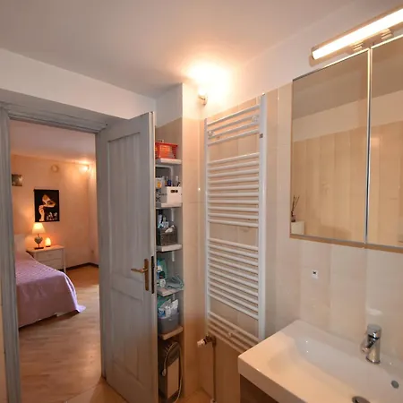 Apartment In Village Of Viggiona, Maggiore *